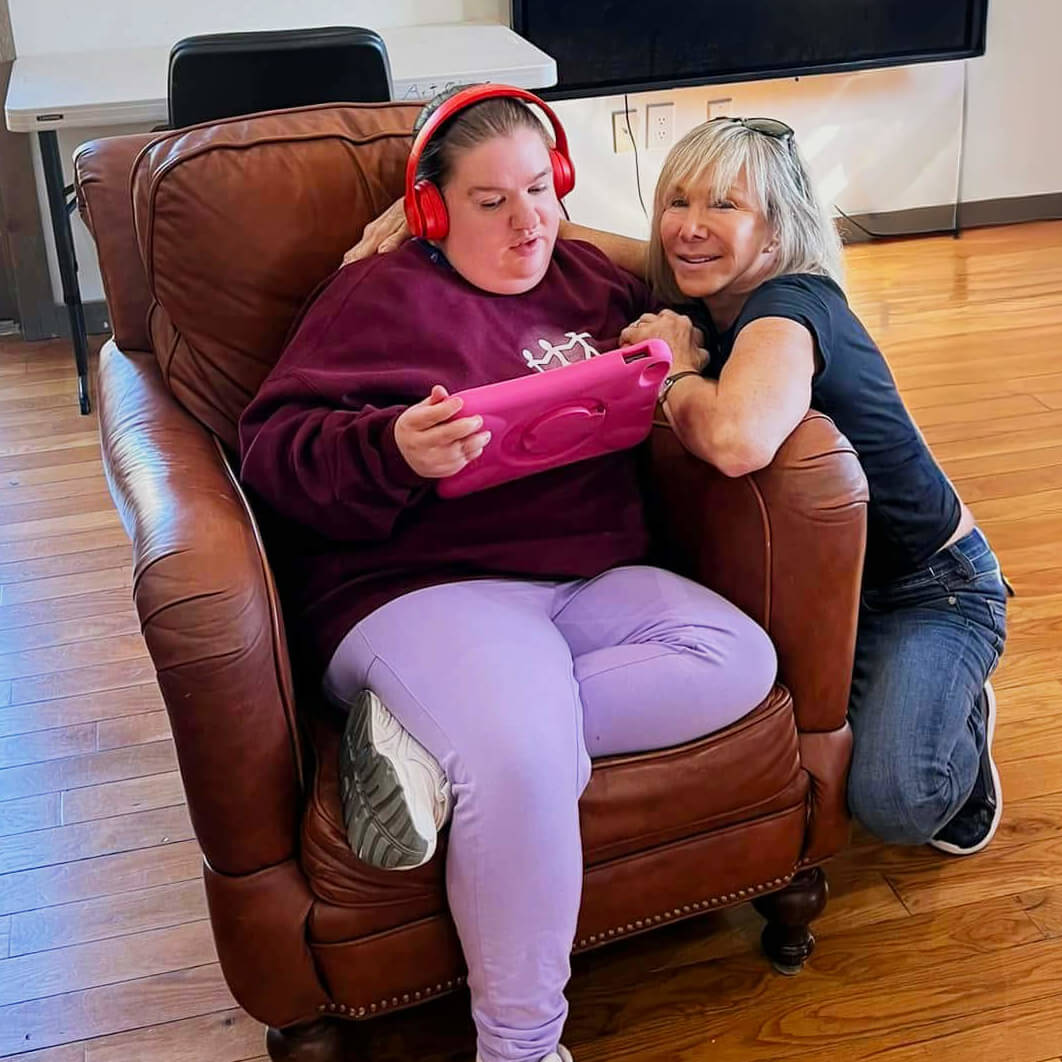 hannah-maura-square-home-page